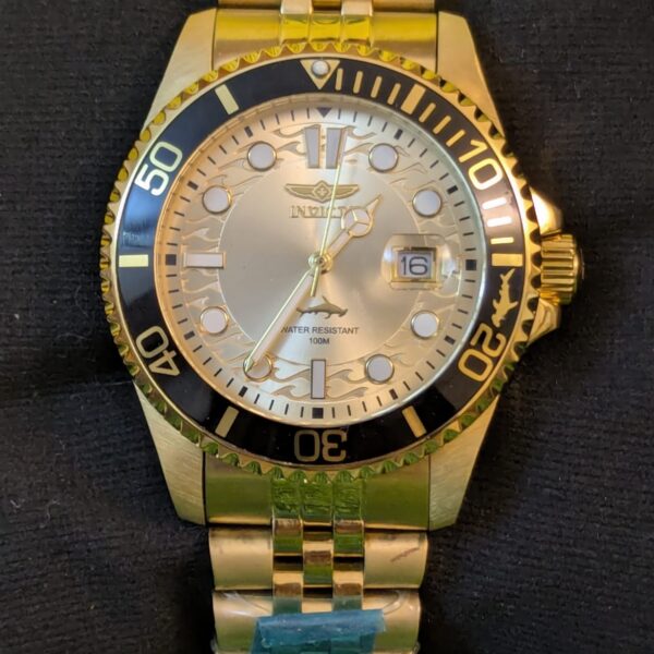 Invicta-quartz-men's-golden-watch
