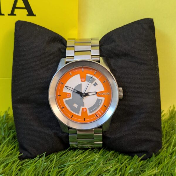Nixon-x-Star-Wars-BB-8