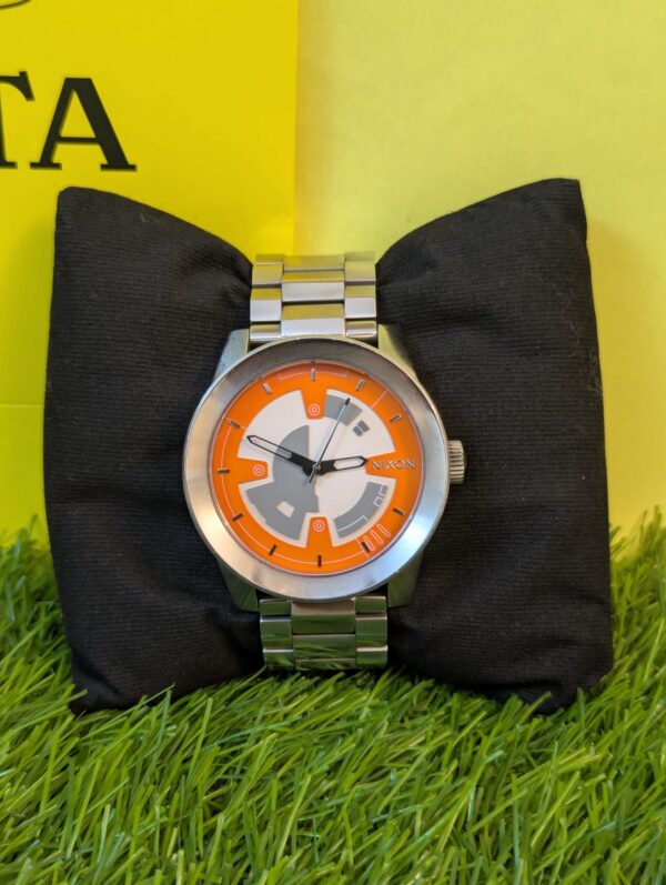 Nixon-x-Star-Wars-BB-8